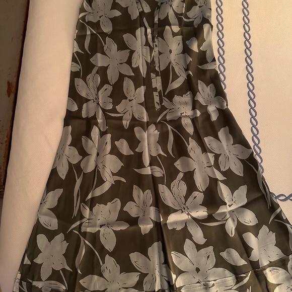 Lee Mathews Floral silk skirt - Picture 15 of 15